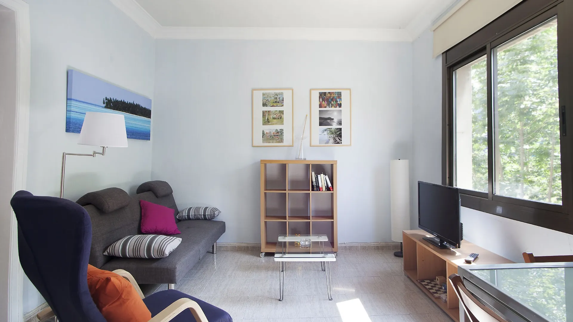 Tarradellas Apartments contacts
